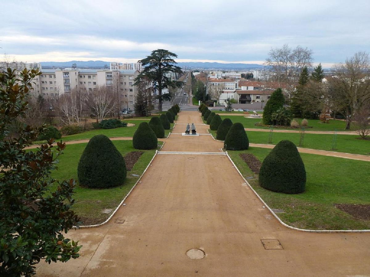 Votre Cocon Parfait A 9 Min D'Eurexpo Et 14 Min Groupama Apartment Saint-Priest  Bagian luar foto